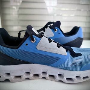 On Cloud Athletic Shoes-women’s size 9